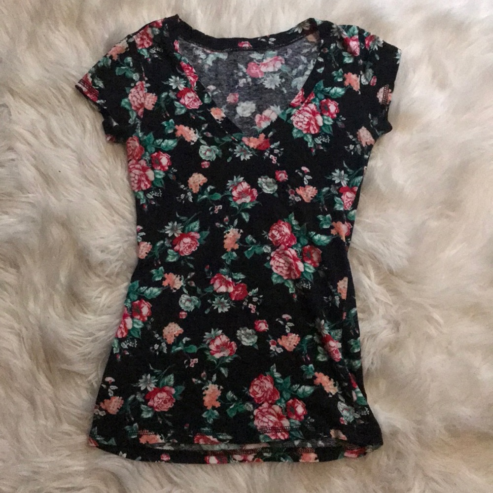 Black floral tee